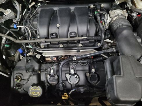 Used 2018 Ford Explorer Limited w/ Equipment Group 301A AWD/4WD image 30
