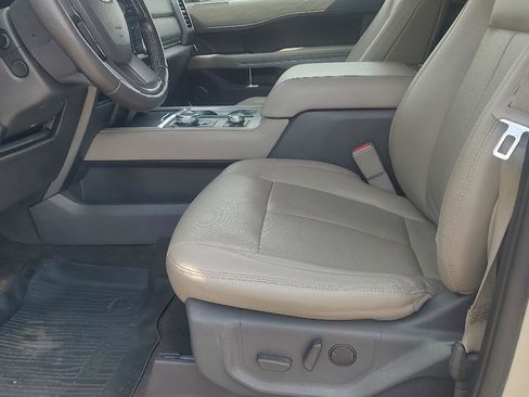Used 2020 Ford Expedition Max XLT w/ Equipment Group 202A AWD/4WD image 5