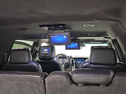 Used 2019 Cadillac Escalade ESV Platinum image 37