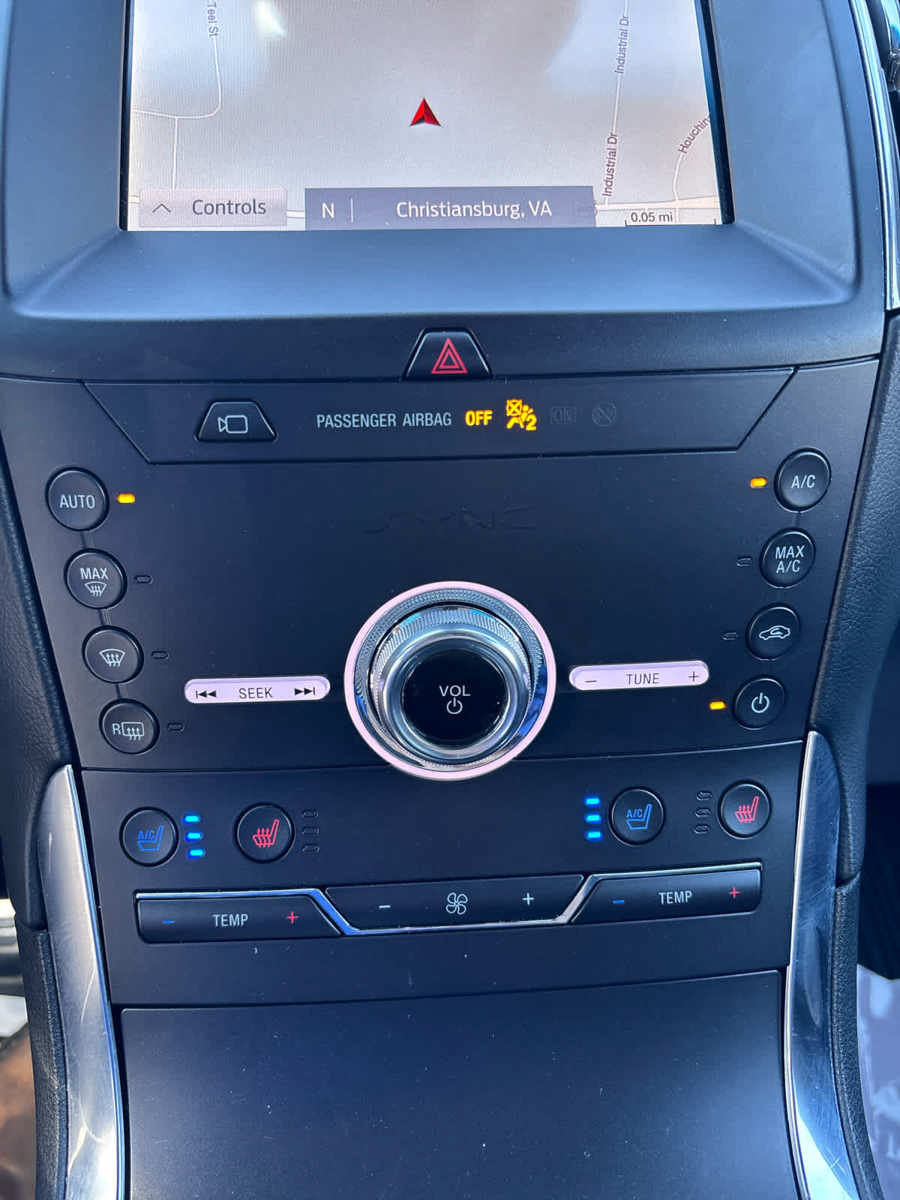 Used 2020 Ford Edge ST w/ Equipment Group 401A AWD/4WD image 14
