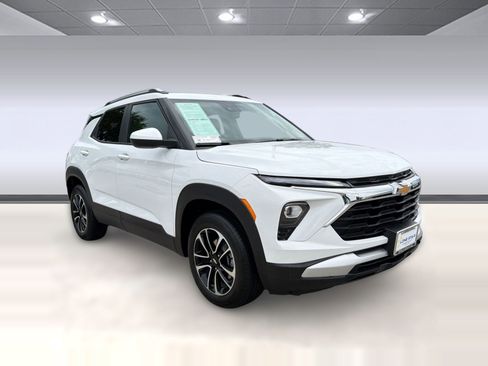 Certified 2025 Chevrolet TrailBlazer LT AWD/4WD image 7