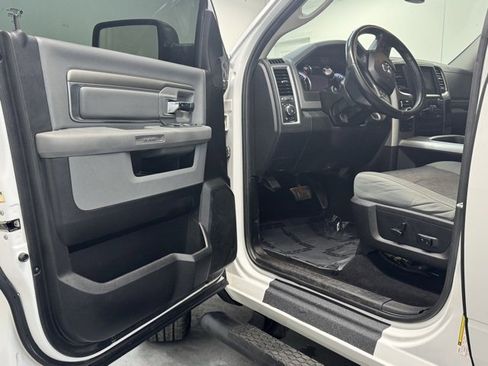 Used 2019 RAM 1500 Classic Warlock image 11