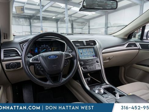 Used 2019 Ford Fusion SE image 21