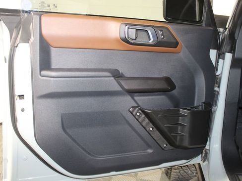 Used 2024 Ford Bronco Outer Banks image 19