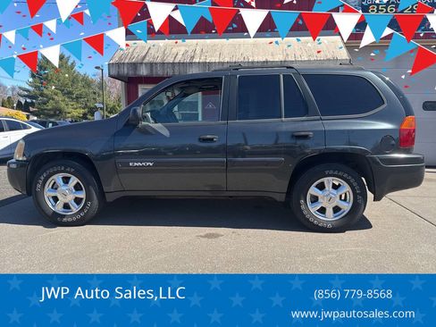Used 2004 GMC Envoy 4WD image 1