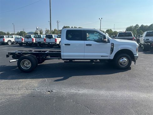 New 2026 Ford F350 XL w/ XL Chrome Package image 4