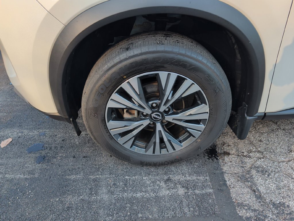 Used 2023 Nissan Rogue SV AWD/4WD image 11