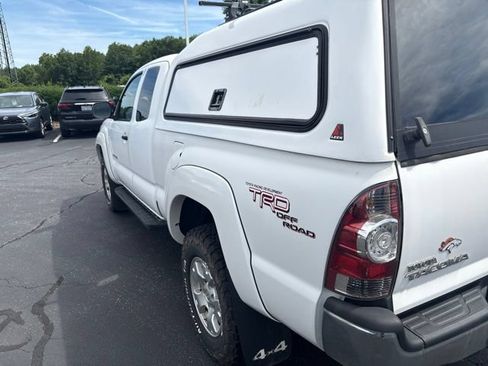 Used 2011 Toyota Tacoma 4x4 Access Cab V6 w/ TRD Off-Road Pkg image 9