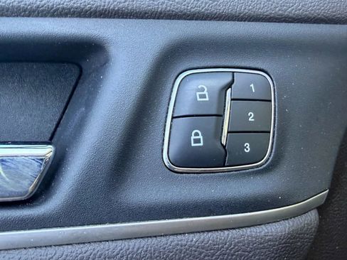 Used 2019 Lincoln MKC Select w/ Select Plus Package image 15