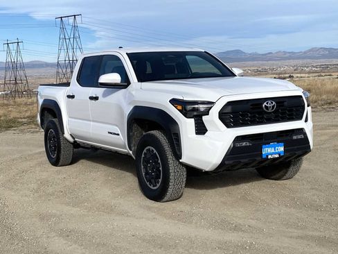 Used 2024 Toyota Tacoma TRD Off-Road image 21