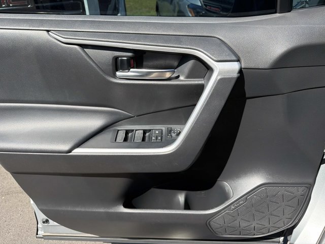 Used 2022 Toyota RAV4 XLE Premium FWD image 7