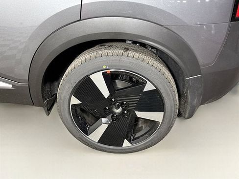 New 2026 Nissan Kicks SR w/ SR Premium Package image 26