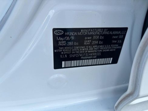 Used 2020 Hyundai Elantra SE FWD image 17
