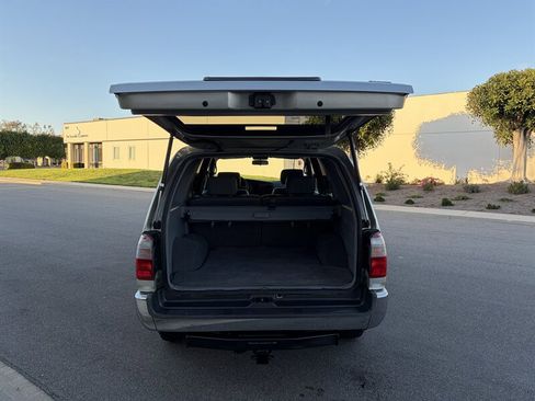 Used 2000 Toyota 4Runner SR5 image 6