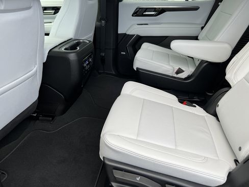 New 2026 Chevrolet Tahoe Premier image 16