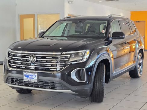 Used 2024 Volkswagen Atlas SEL AWD/4WD image 4