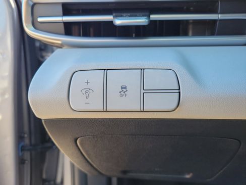 New 2026 Hyundai Elantra Limited image 23