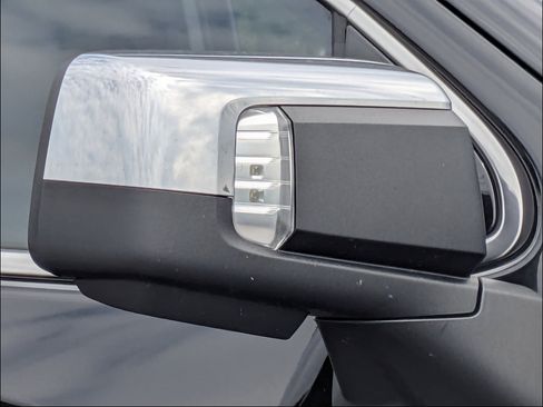 Used 2023 GMC Sierra 1500 SLT w/ SLT Convenience Package AWD/4WD image 11