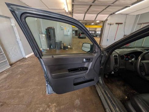 Used 2009 Ford Escape Limited FWD image 22