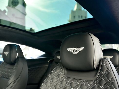 Used 2023 Bentley Continental GT Azure image 16