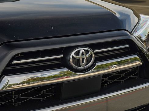 Certified 2023 Toyota 4Runner Limited AWD/4WD image 11