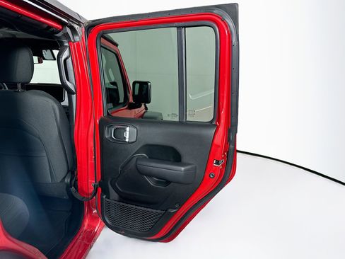 Used 2025 Jeep Wrangler Sport S image 27