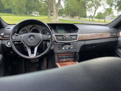 Used 2013 Mercedes-Benz E 350 4MATIC Sedan image 33