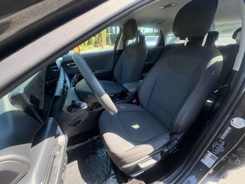 Used 2025 Kia K4 FWD image 31