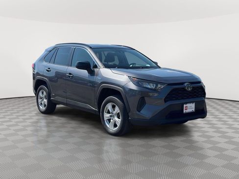 Used 2021 Toyota RAV4 LE AWD/4WD image 1