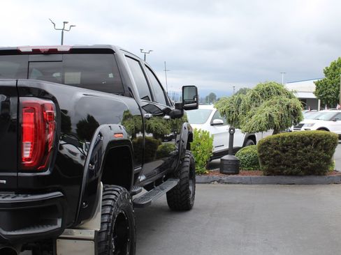 Used 2022 GMC Sierra 3500 Denali w/ Denali Ultimate Package AWD/4WD image 7