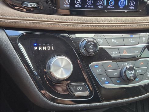 Used 2017 Chrysler Pacifica Limited FWD image 33