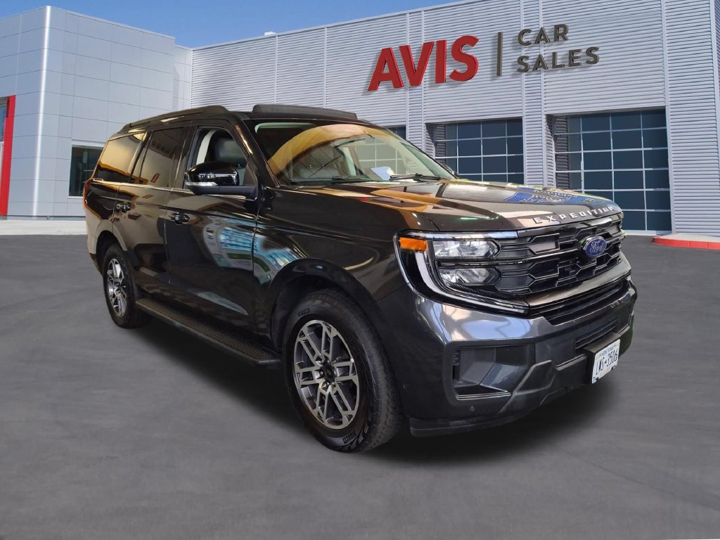 Used 2025 Ford Expedition Active AWD/4WD image 3