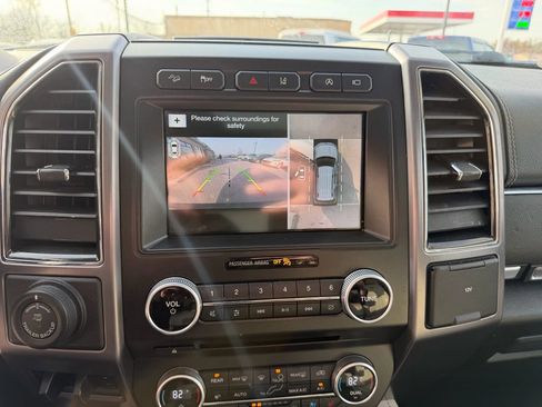 Used 2018 Ford Expedition Platinum image 28