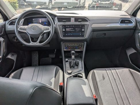 Used 2022 Volkswagen Tiguan SE w/ Panoramic Sunroof Package AWD/4WD image 28