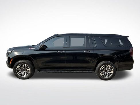 Used 2025 Chevrolet Suburban Z71 AWD/4WD image 12