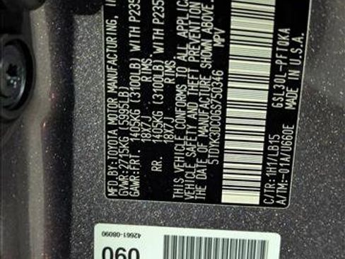 Used 2016 Toyota Sienna Limited image 28