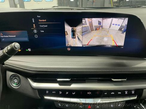 Used 2024 Cadillac XT4 Premium Luxury w/ Active Safety Package image 17