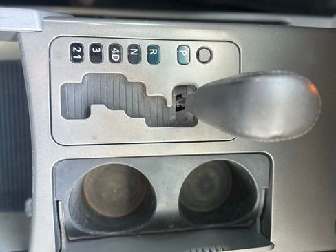 Used 2004 Nissan Titan SE image 21