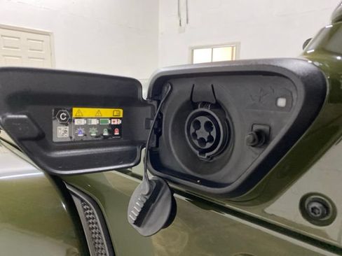 Used 2024 Jeep Wrangler Unlimited w/ Convenience Group AWD/4WD image 98