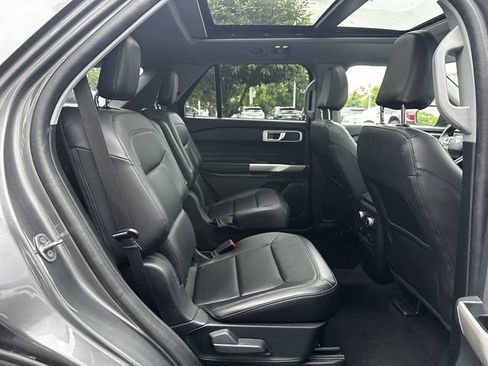 Certified 2022 Ford Explorer XLT w/ Equipment Group 202A AWD/4WD image 37