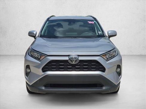 Used 2020 Toyota RAV4 XLE FWD image 2
