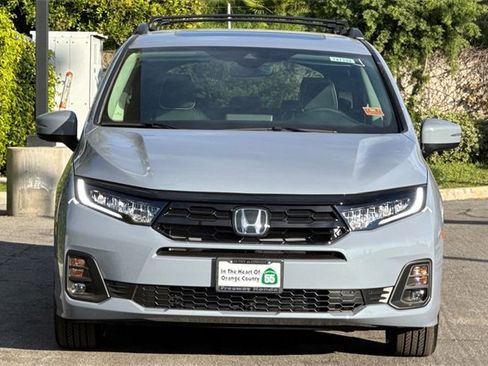 New 2026 Honda Odyssey Touring image 9