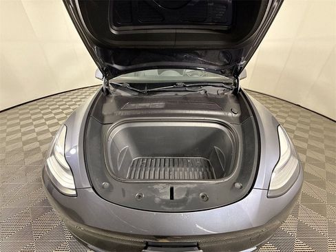 Used 2020 Tesla Model Y Long Range image 3