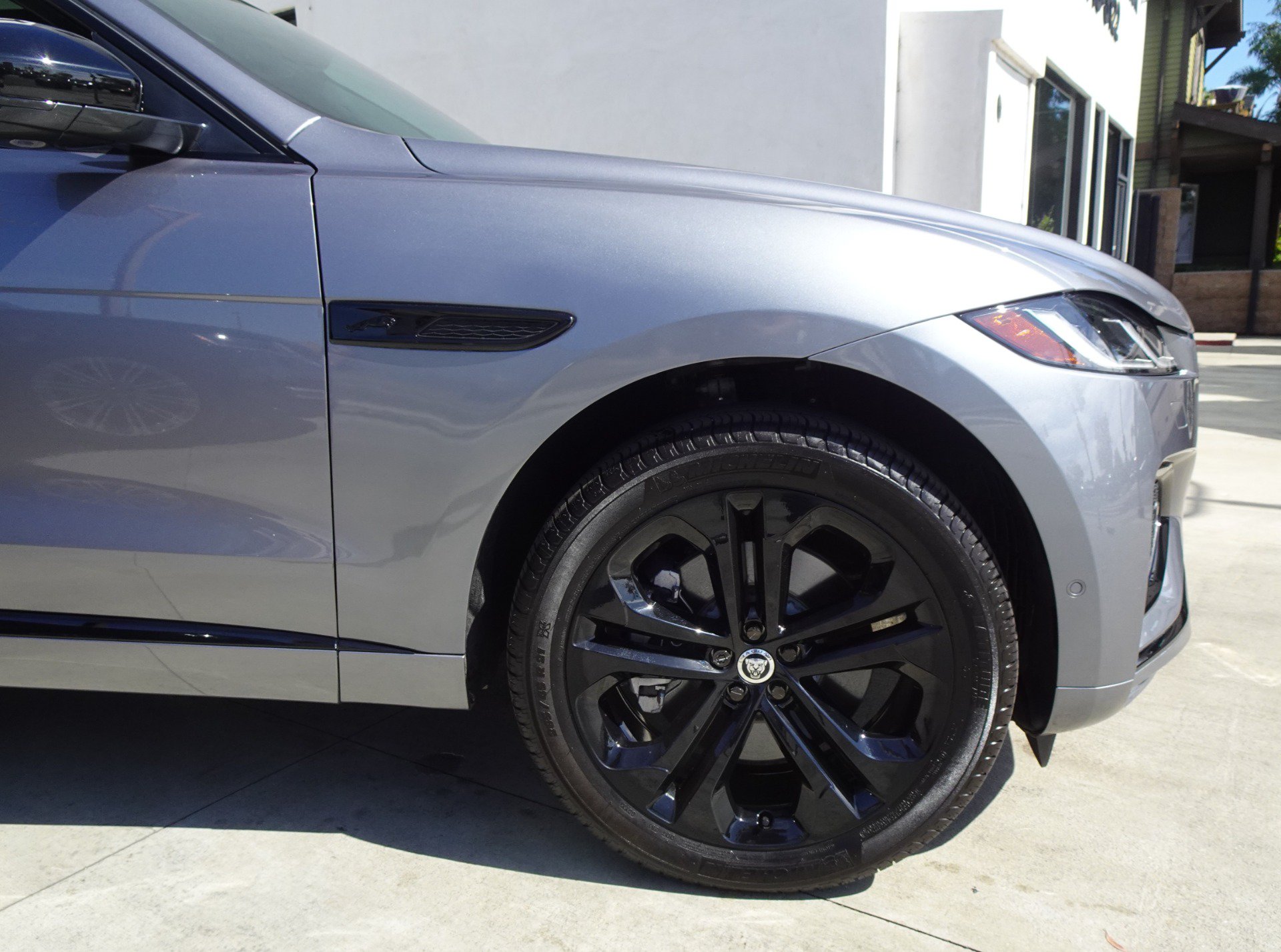 Used 2026 Jaguar F-PACE R-Dynamic S AWD/4WD image 9