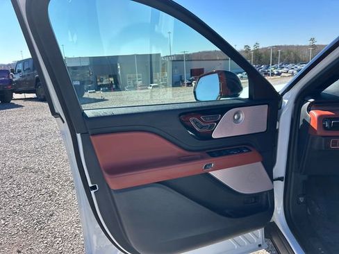 Used 2025 Lincoln Aviator Reserve w/ Equipment Group 201A image 30