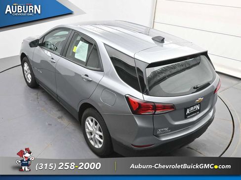 Used 2023 Chevrolet Equinox LS AWD/4WD image 30