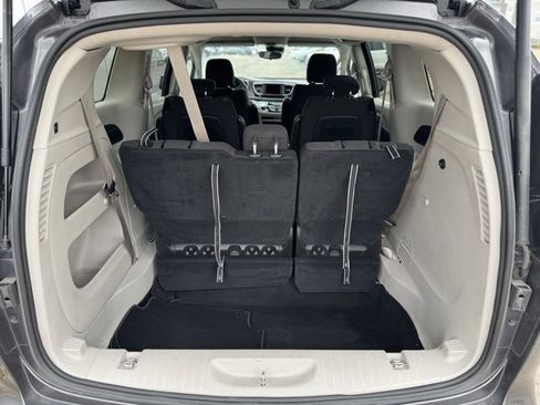 Used 2023 Chrysler Voyager LX image 38