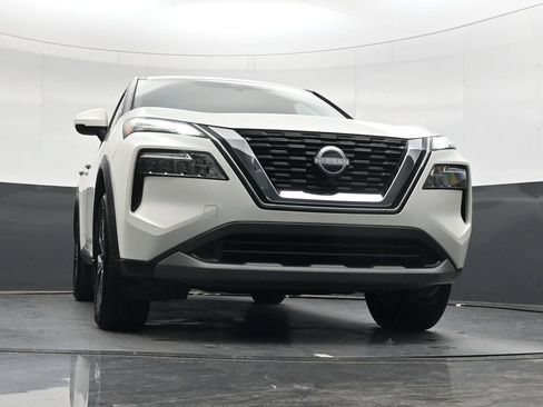 Used 2023 Nissan Rogue SV FWD image 49