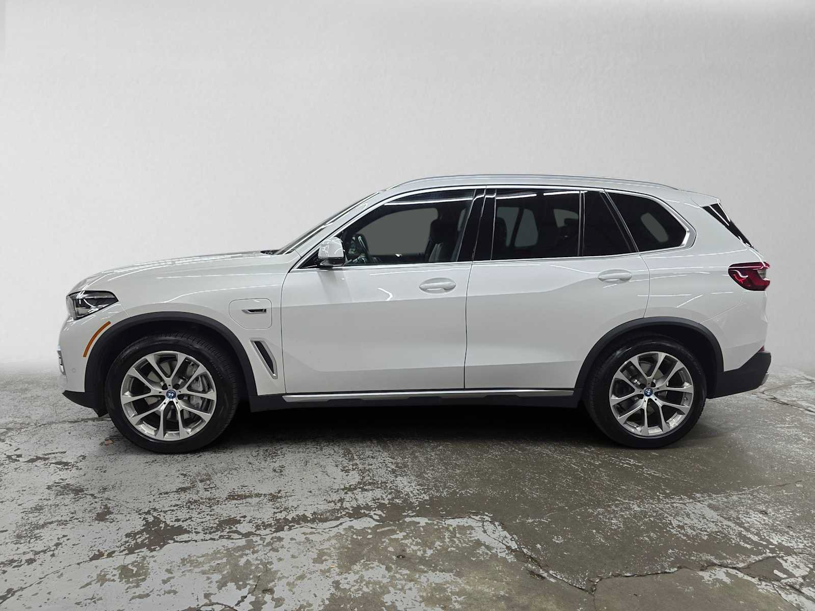 Used 2022 BMW X5 xDrive45e w/ Climate Comfort Package AWD/4WD image 6