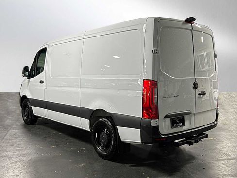 Used 2025 Mercedes-Benz Sprinter 2500 image 5